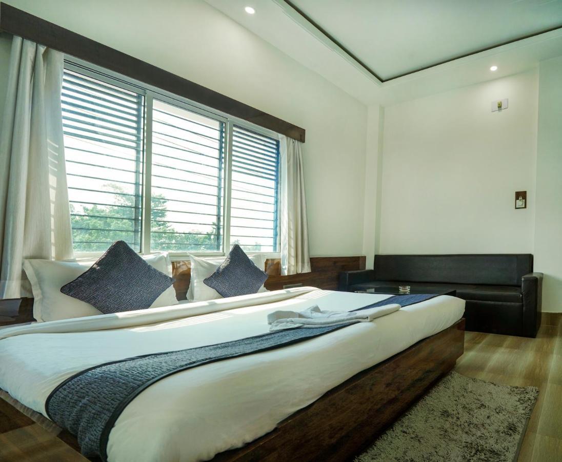 Hotel Heritage Koch Bihar Ngoại thất bức ảnh